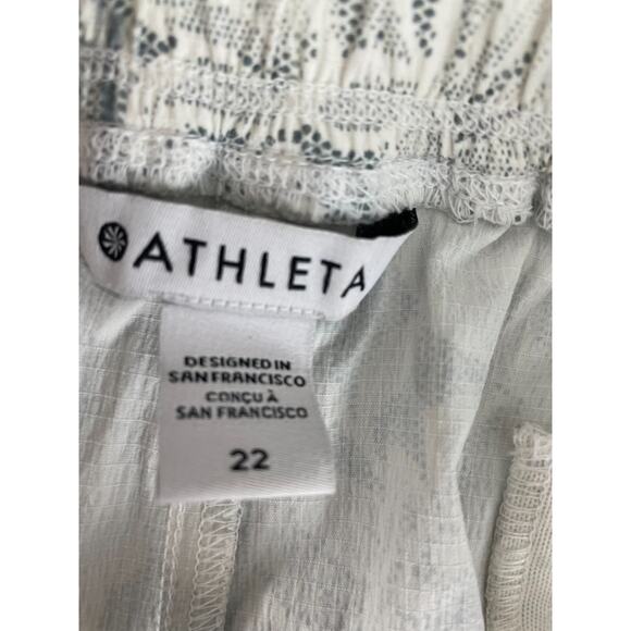 Athleta Plus Sz 22 Floral Tropical Athleisure Shorts Stretch White Green Casual - Picture 5 of 7